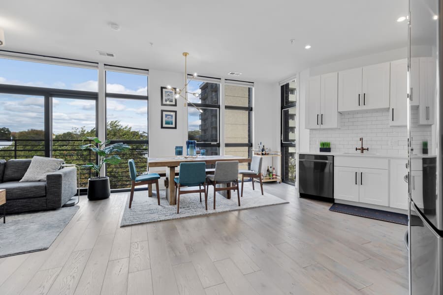 1402 H Street NE #403