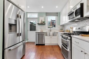 519 5th Street NE Kitchen